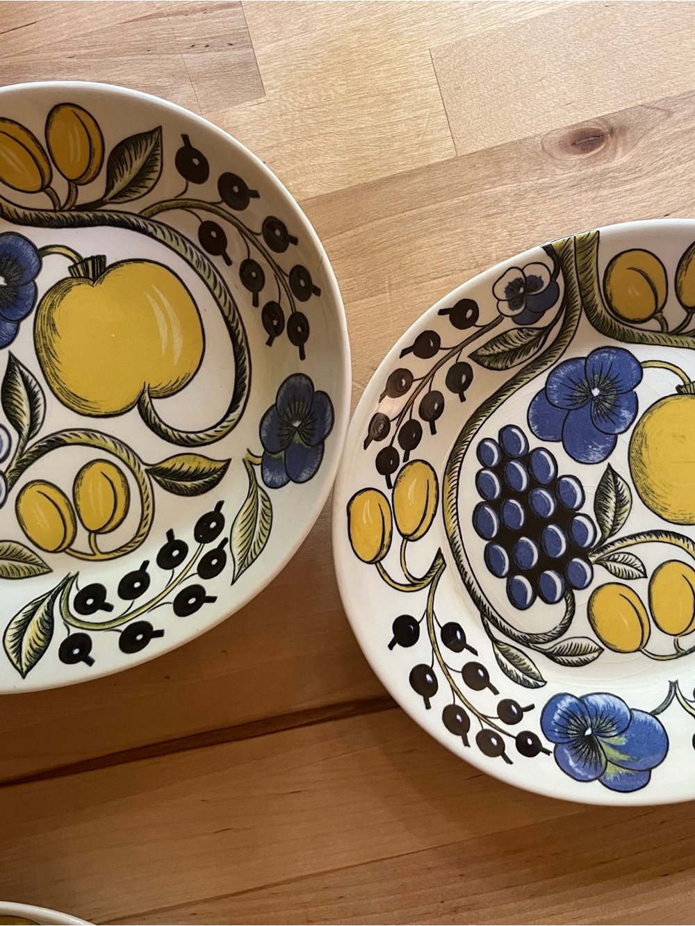 Vintage Arabia Paratiisi Oval plates Set Finland